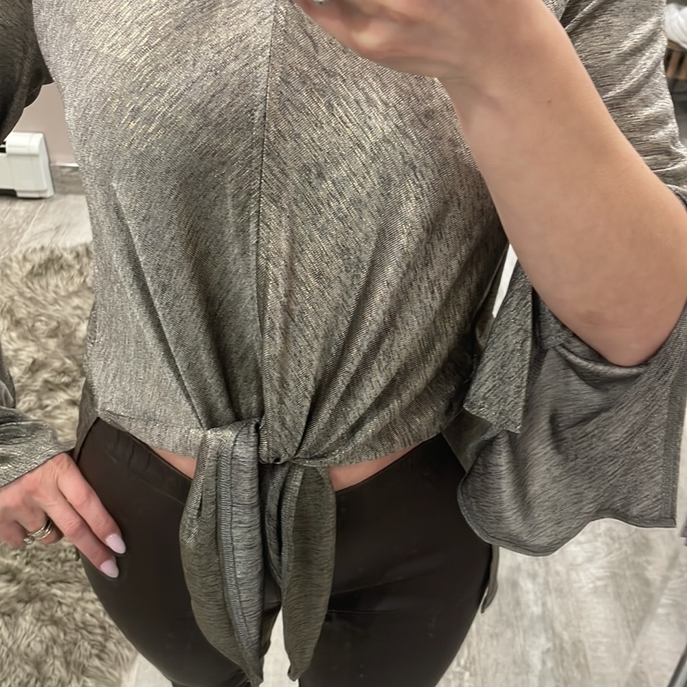 ‼️BUNDLE SALE 4 FOR $20 - NWOT Gorgeous crop top - Picture 11 of 12